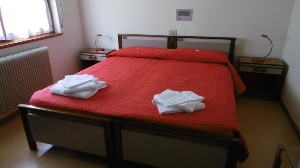 Casa Per Ferie Paola Di Rosa Hotel Arta Terme Habitación foto